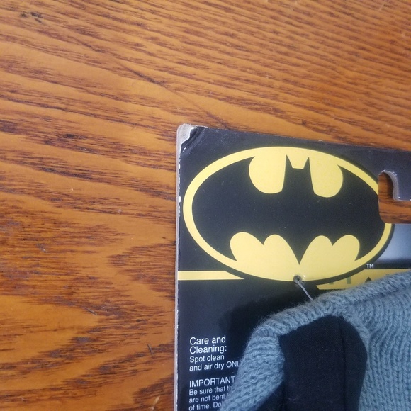 Flipeez Hat Batman Wings Move Glow Comic Wings Up - Picture 4 of 8